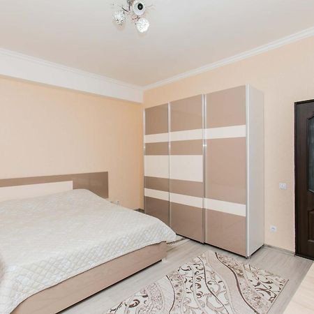 Apartament Spatios In Complex Residential Chişinǎu Buitenkant foto